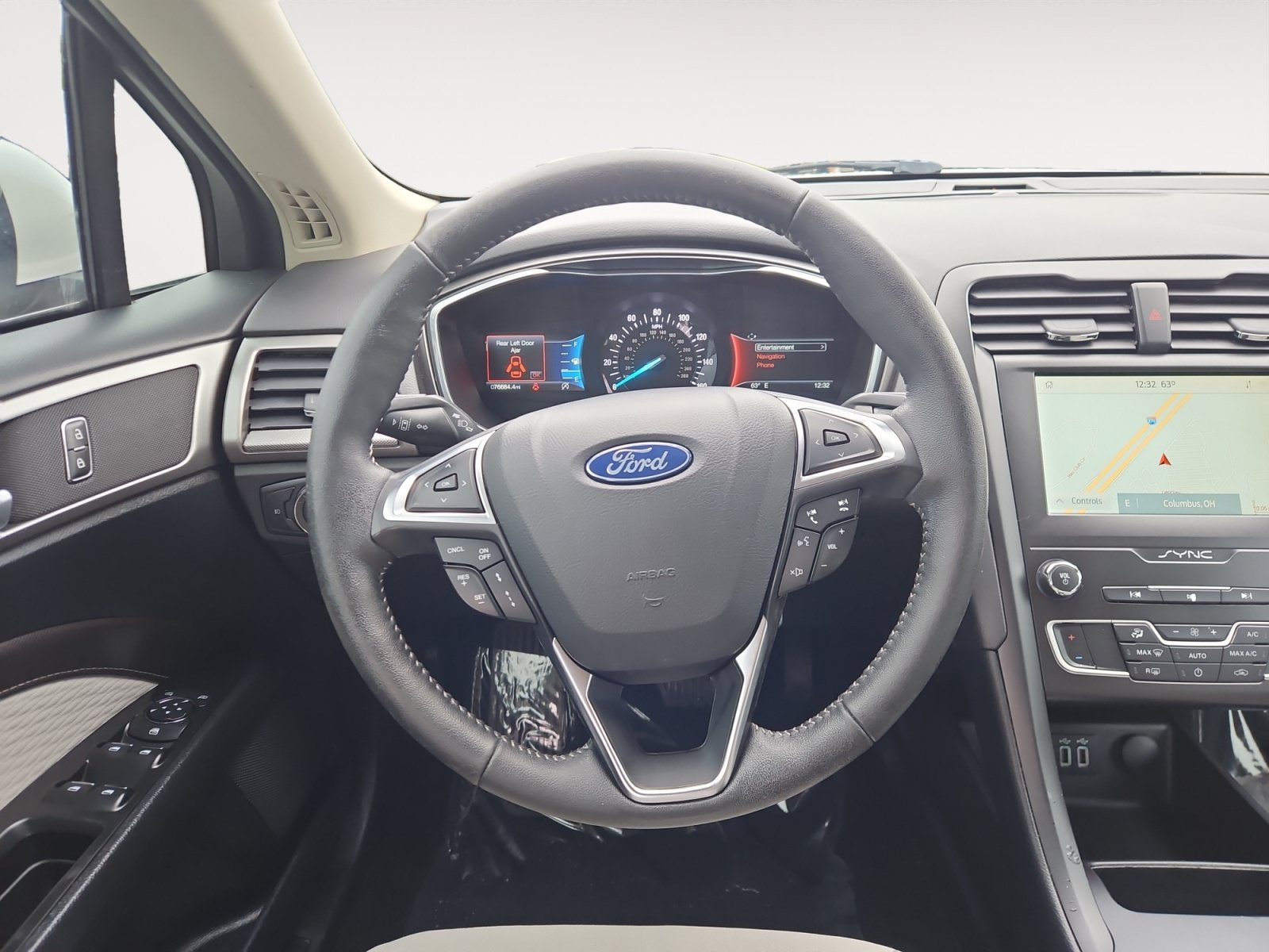 Used 2020 Ford Fusion SE w/ Equipment Group 151A FWD image 12