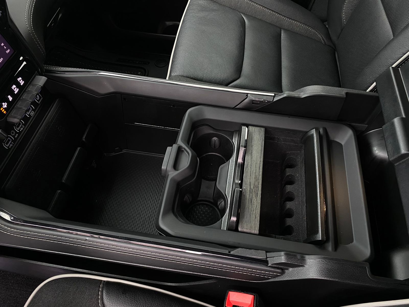 Used 2025 RAM 1500 Limited w/ Body Color Bumper Group image 22