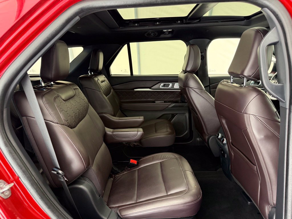 Used 2025 Ford Explorer Platinum w/ LUX Leather Package AWD/4WD image 28