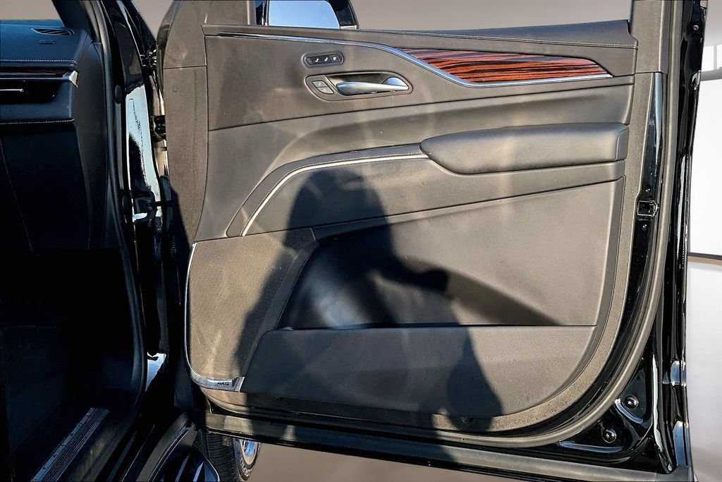 Used 2023 Cadillac Escalade Premium Luxury RWD image 19