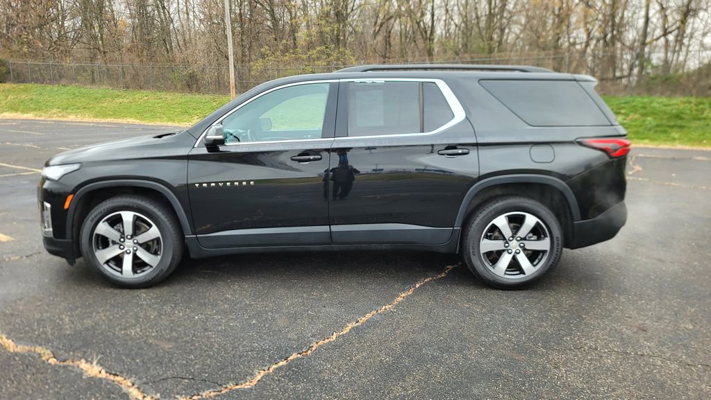 Used 2023 Chevrolet Traverse LT w/ LT Premium Package image 7