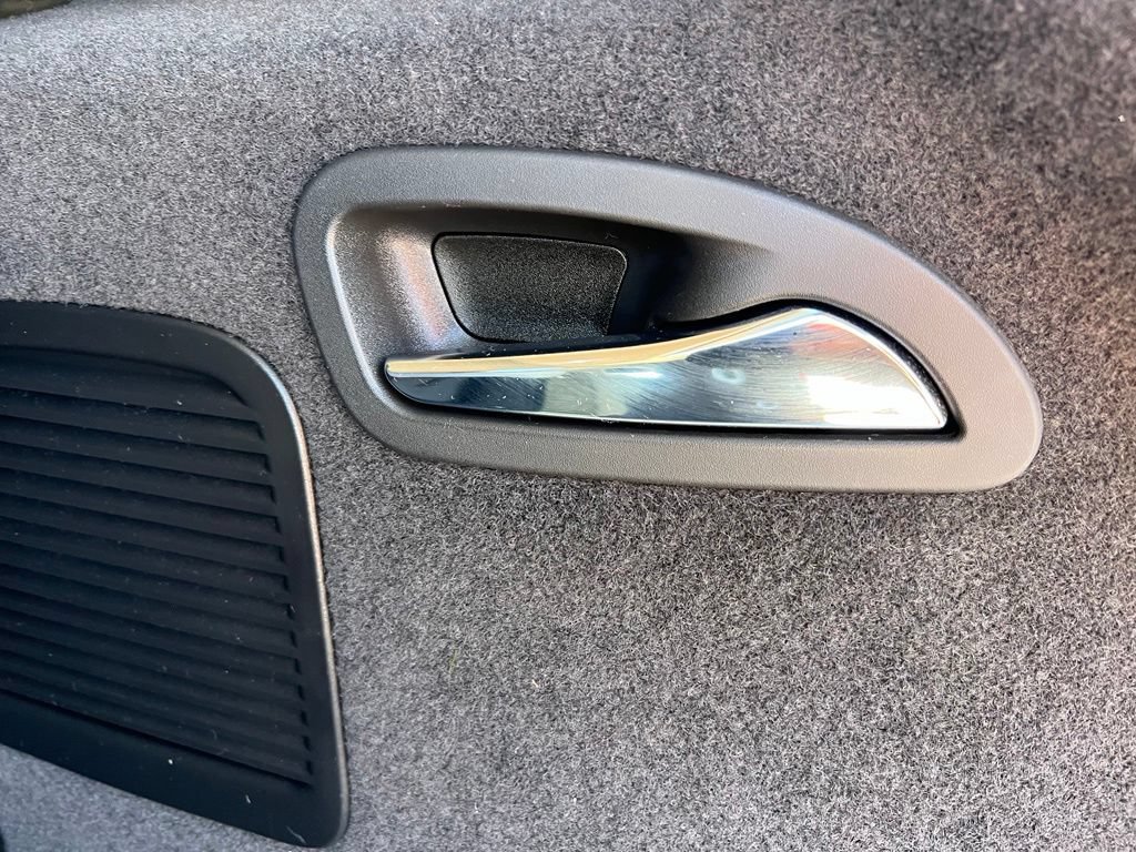 Used 2018 Buick Envision Premium AWD/4WD image 24