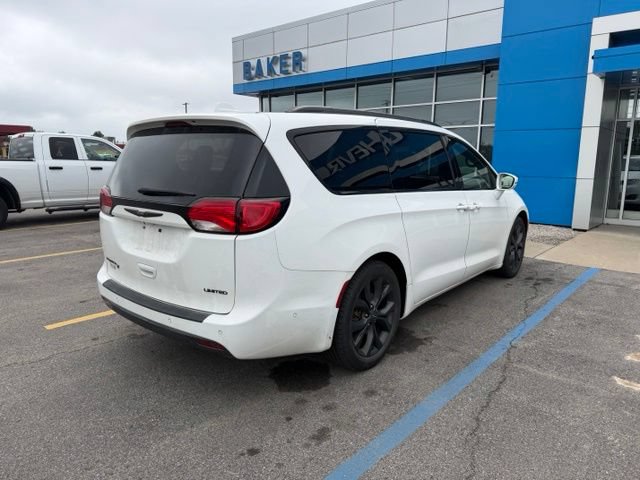 Used 2020 Chrysler Pacifica Limited w/ Quick Order Package 27H Red S FWD image 8
