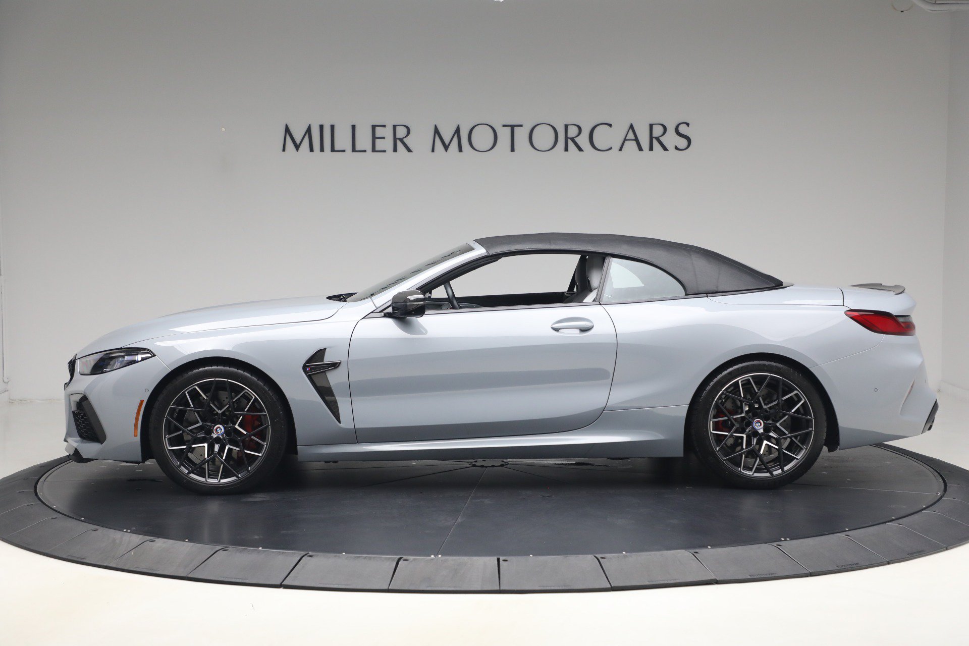 Used 2023 BMW M8 Competition w/ M Carbon Exterior Package AWD/4WD image 33