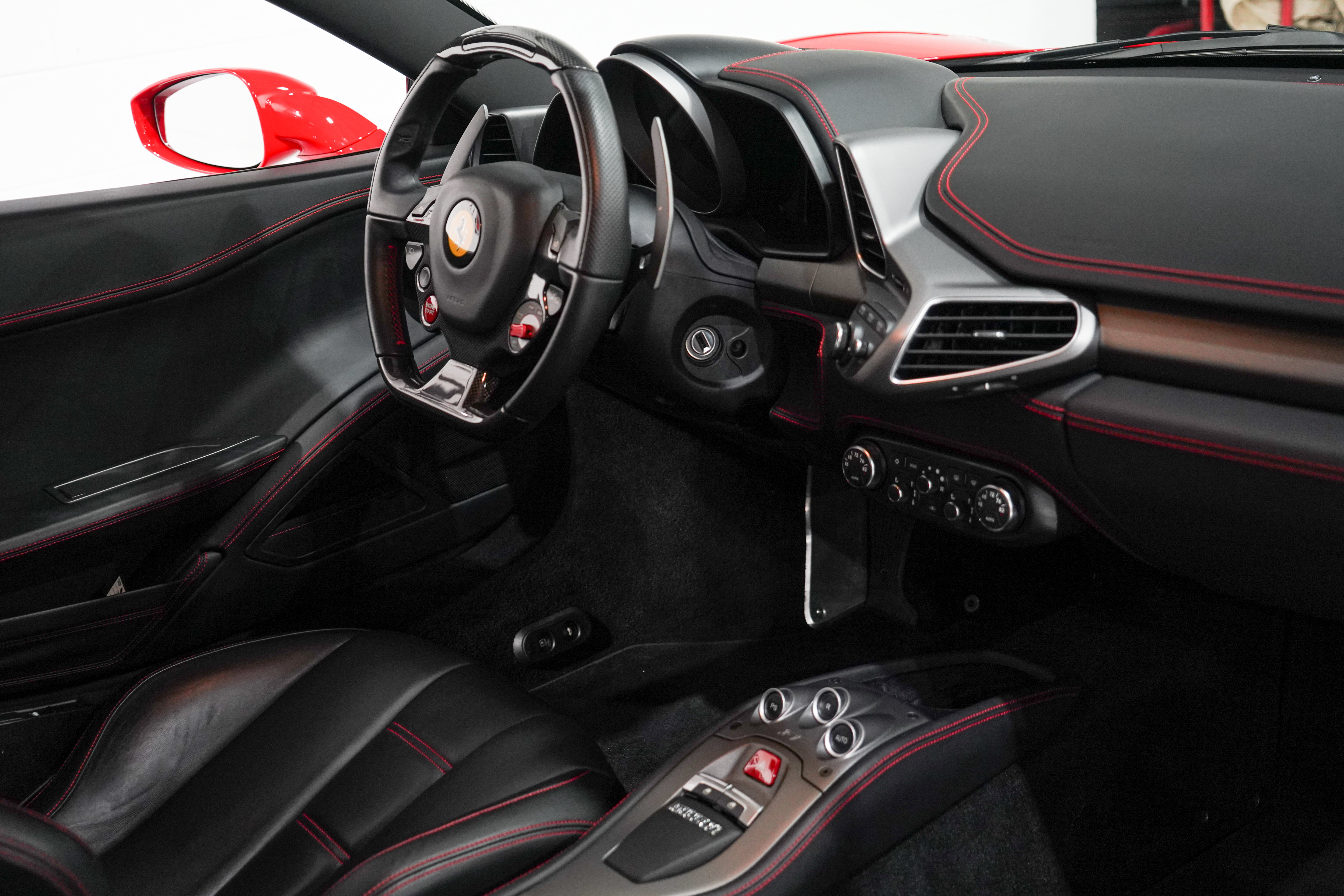 Used 2014 Ferrari 458 Italia Coupe RWD image 17