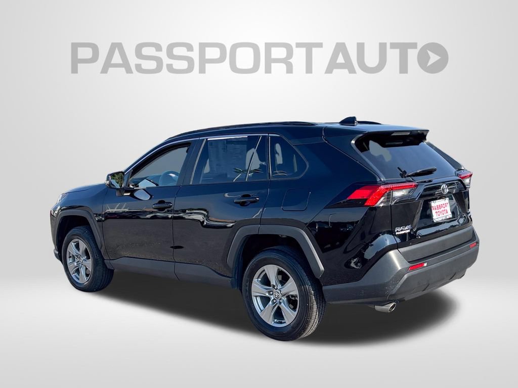 Used 2025 Toyota RAV4 XLE AWD/4WD image 4