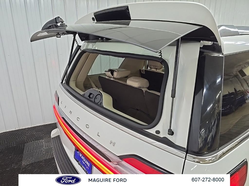 Used 2020 Lincoln Navigator Reserve w/ Luxury Package image 14