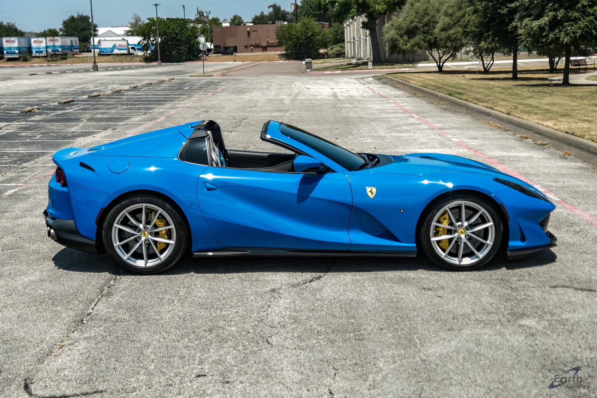Used 2022 Ferrari 812 GTS RWD image 24