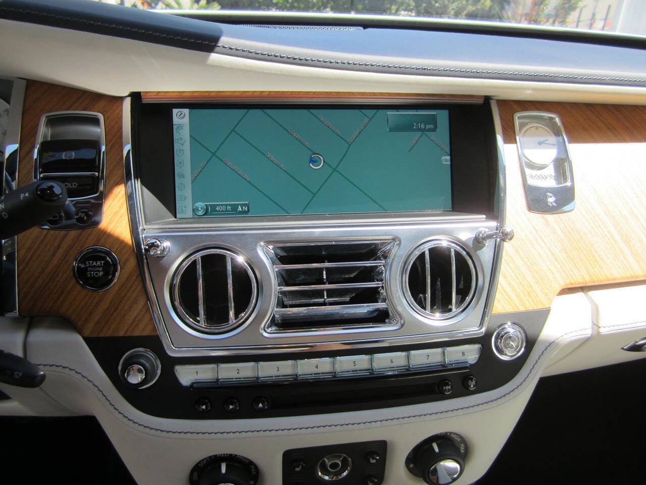 Used 2016 Rolls-Royce Dawn RWD image 42