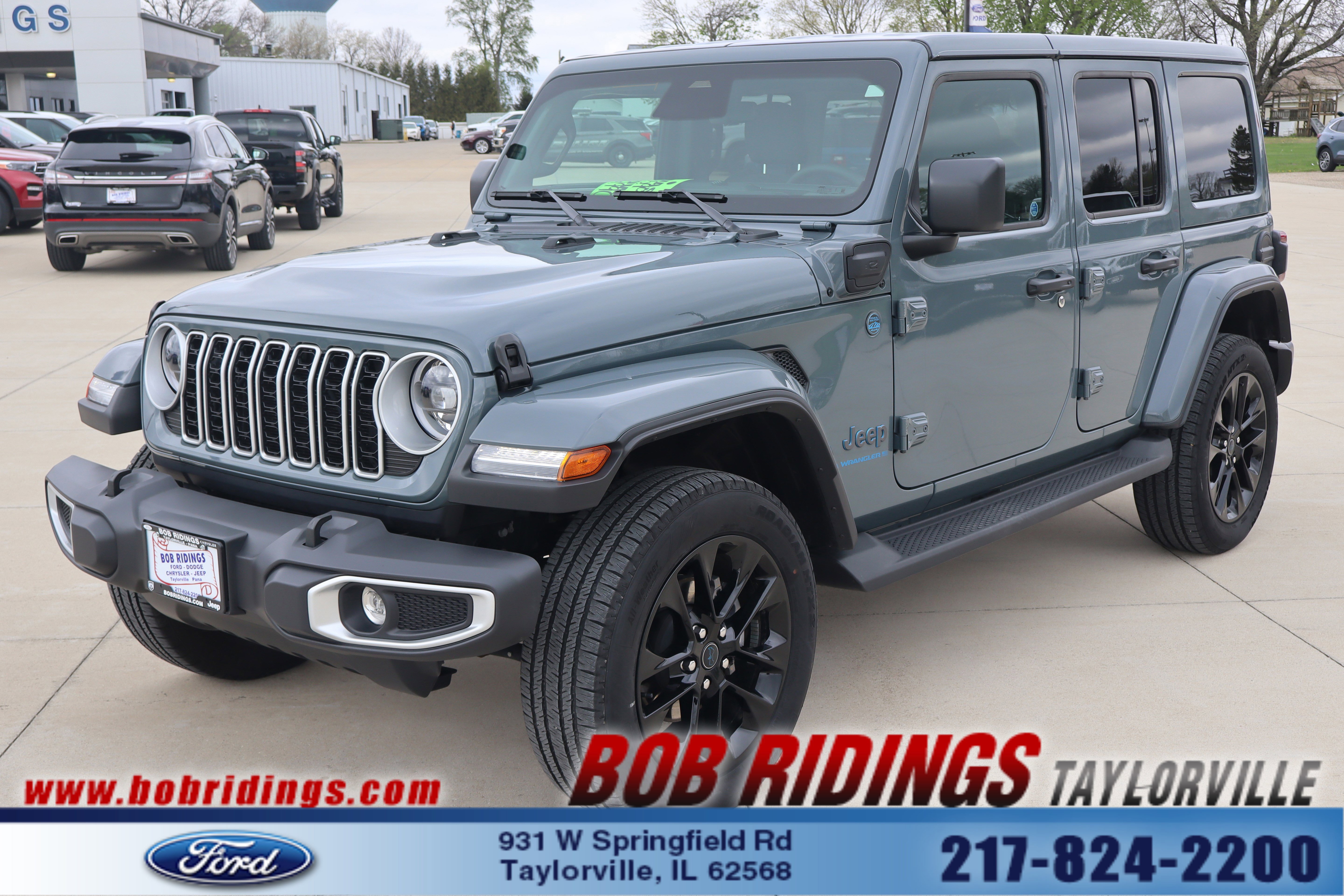 Used 2025 Jeep Wrangler Sahara image 1