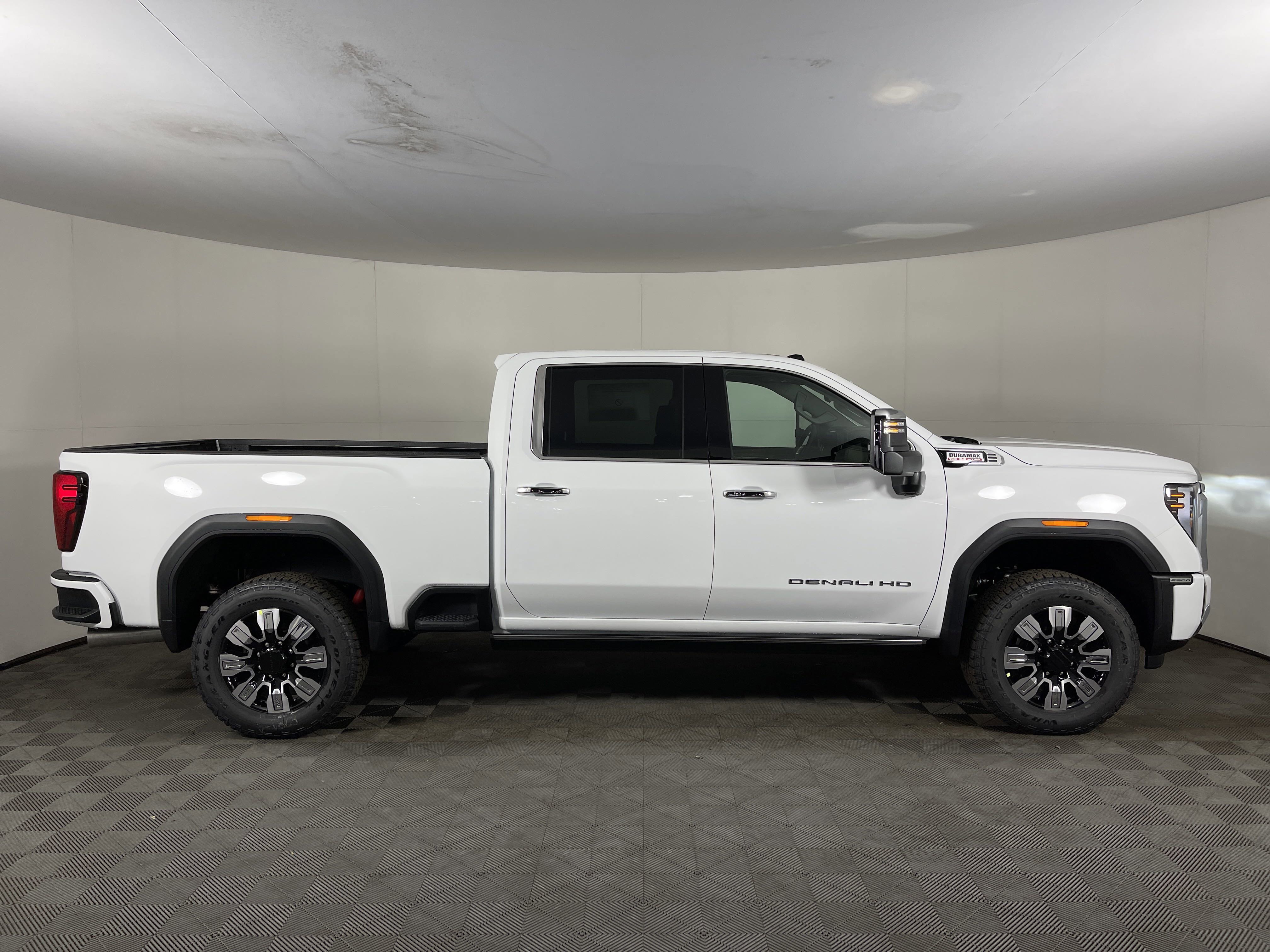 New 2026 GMC Sierra 2500 Denali w/ Denali Reserve Package image 5