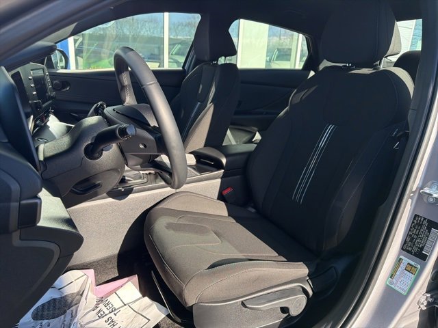 Certified 2025 Hyundai Elantra Sport image 12