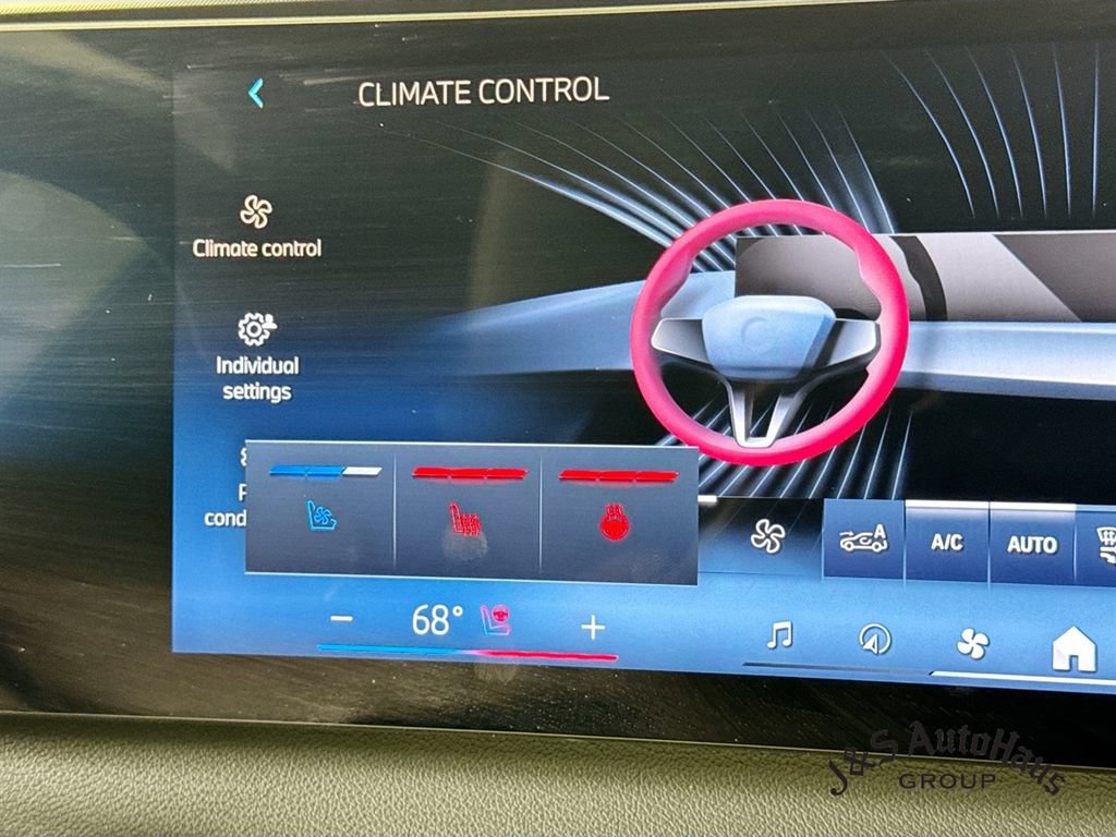 Used 2024 BMW iX xDrive50 w/ Sport Package AWD/4WD image 27