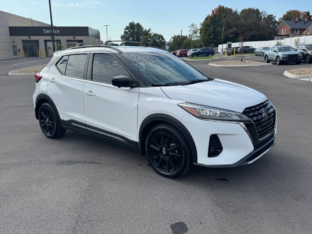 Used 2021 Nissan Kicks SR FWD image 2