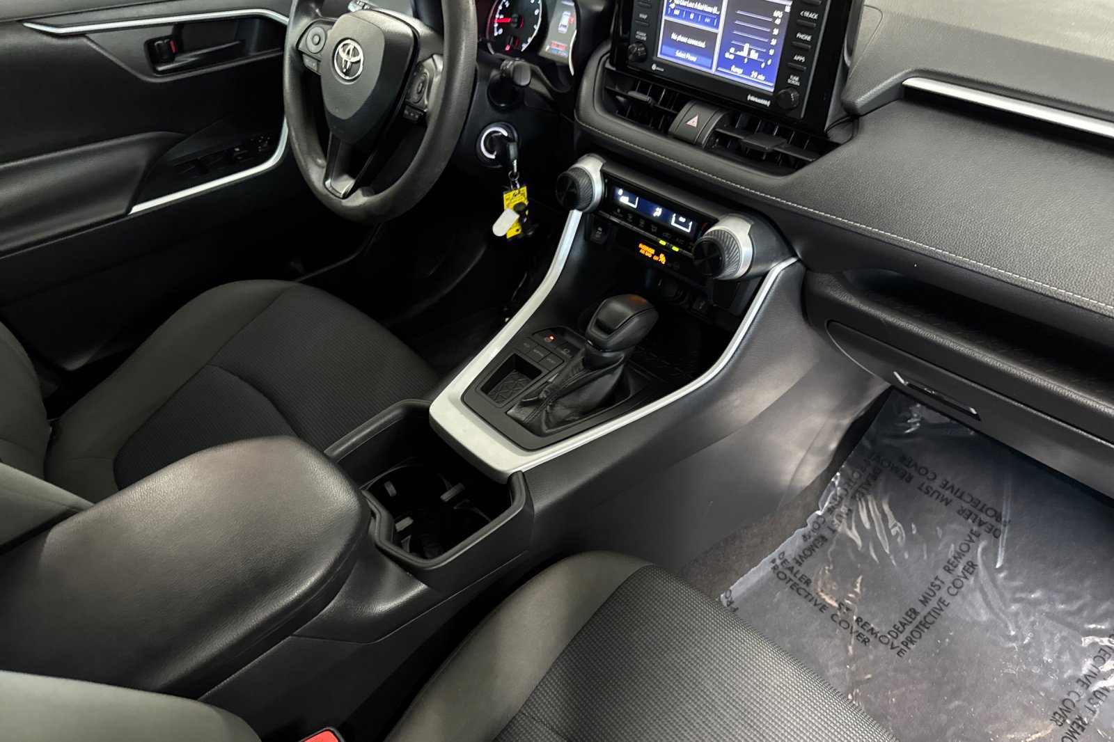 Used 2022 Toyota RAV4 LE FWD image 18