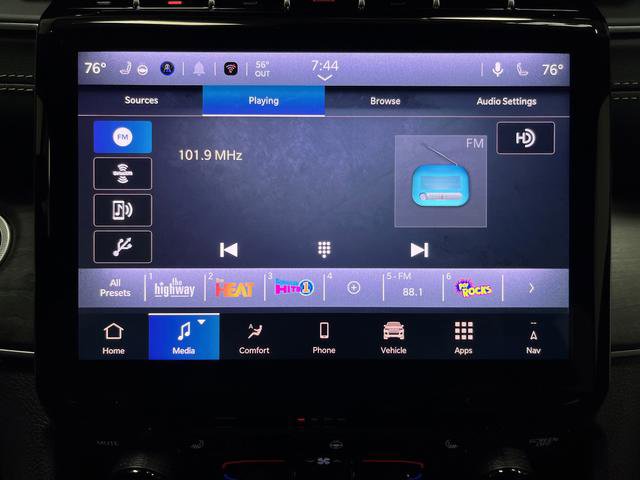 New 2025 Jeep Grand Cherokee Limited w/ Black Appearance Package image 19