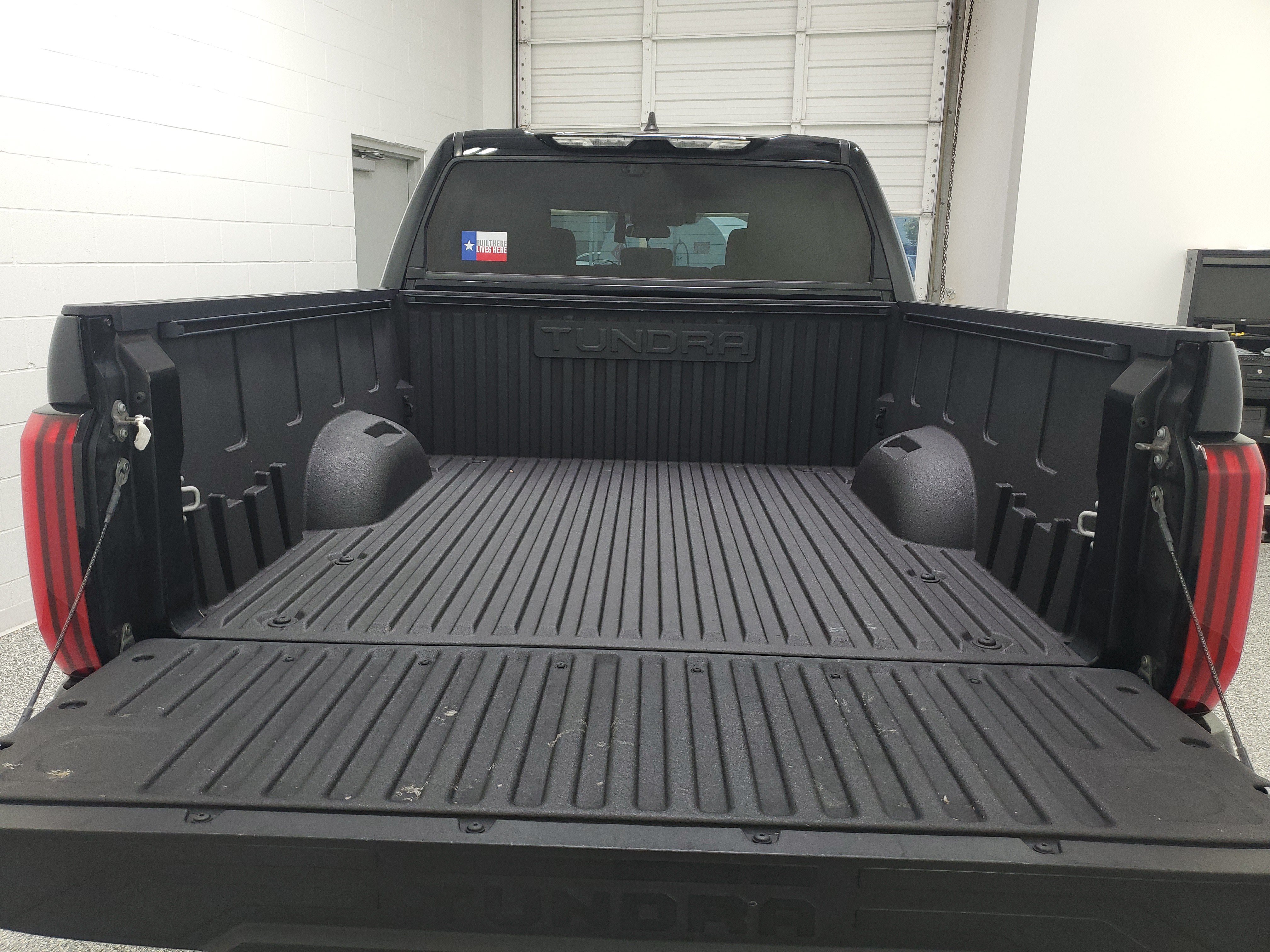 Used 2024 Toyota Tundra SR5 w/ SR5 Convenience Package AWD/4WD image 9