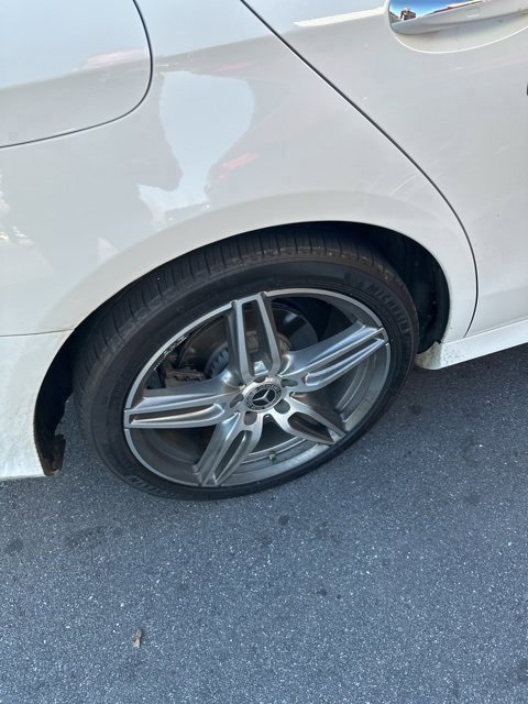 Used 2019 Mercedes-Benz E 300 4MATIC image 4