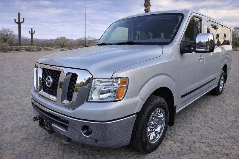 Used 2018 Nissan NV 3500 SL image 2