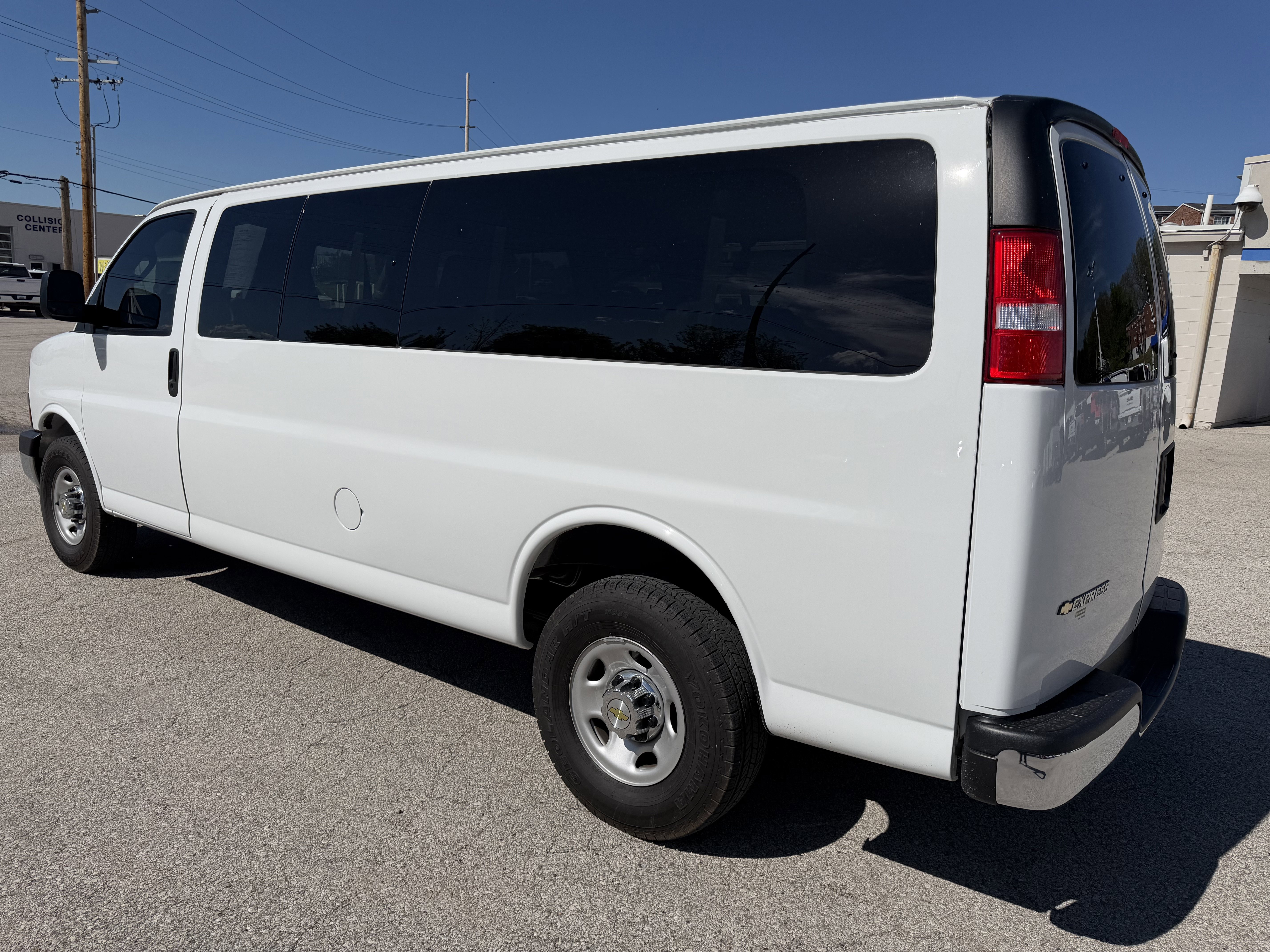 Used 2024 Chevrolet Express 3500 LT w/ LT Preferred Equipment Group RWD image 5