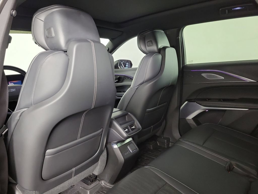 Used 2024 Cadillac Lyriq Luxury RWD image 12