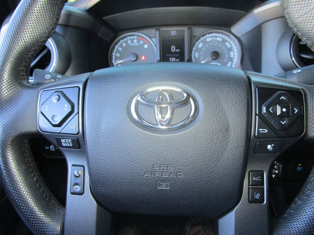Used 2022 Toyota Tacoma TRD Off-Road image 33