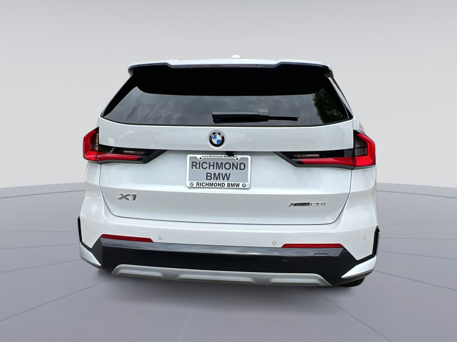 Certified 2025 BMW X1 xDrive28i w/ Technology Package image 4