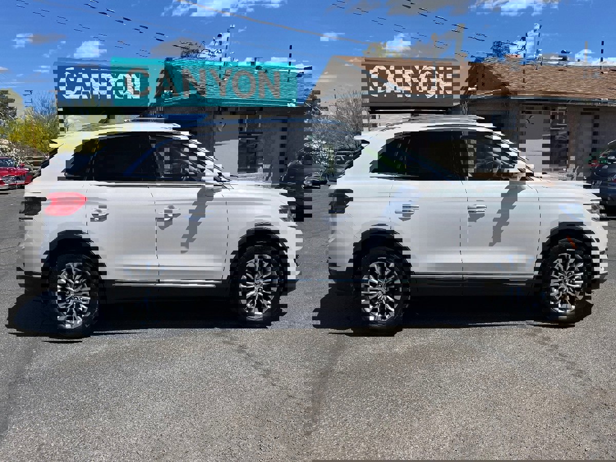 Used 2018 Lincoln MKX Select w/ Select Plus Package image 3