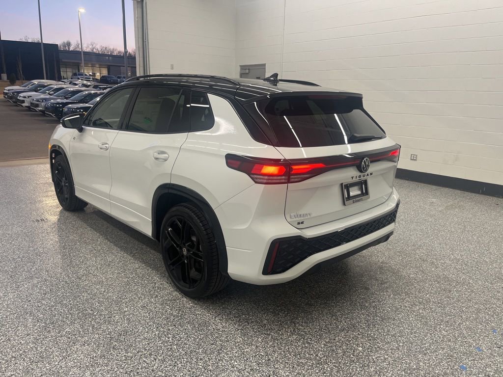 New 2026 Volkswagen Tiguan SE R-Line FWD image 3