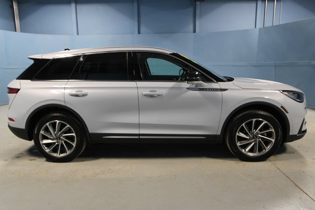Used 2025 Lincoln Corsair AWD w/ Equipment Group 101A image 31
