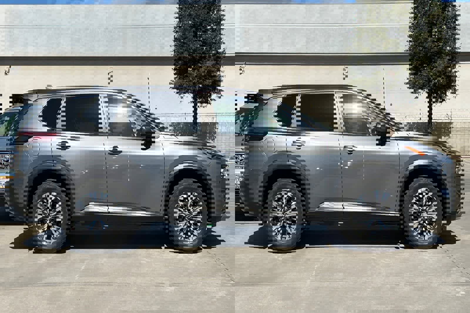 Certified 2023 Nissan Rogue SV image 9