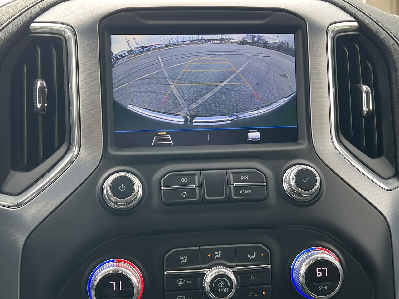 Used 2022 GMC Sierra 1500 SLE image 3