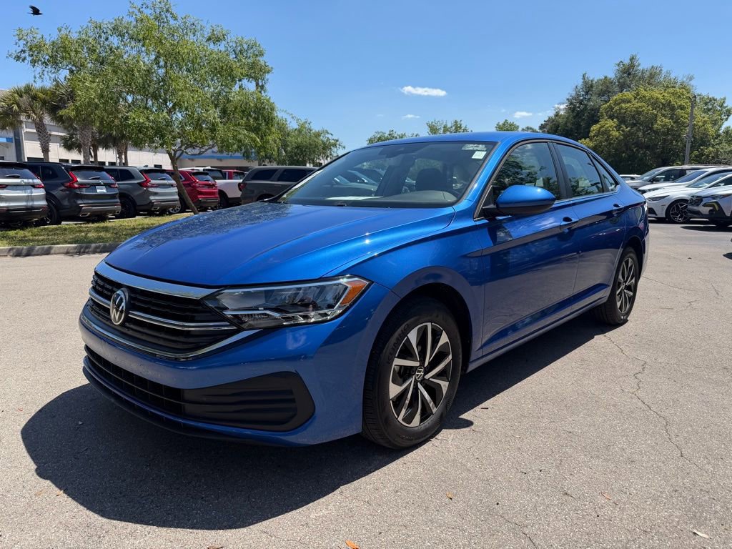 Used 2024 Volkswagen Jetta S image 3