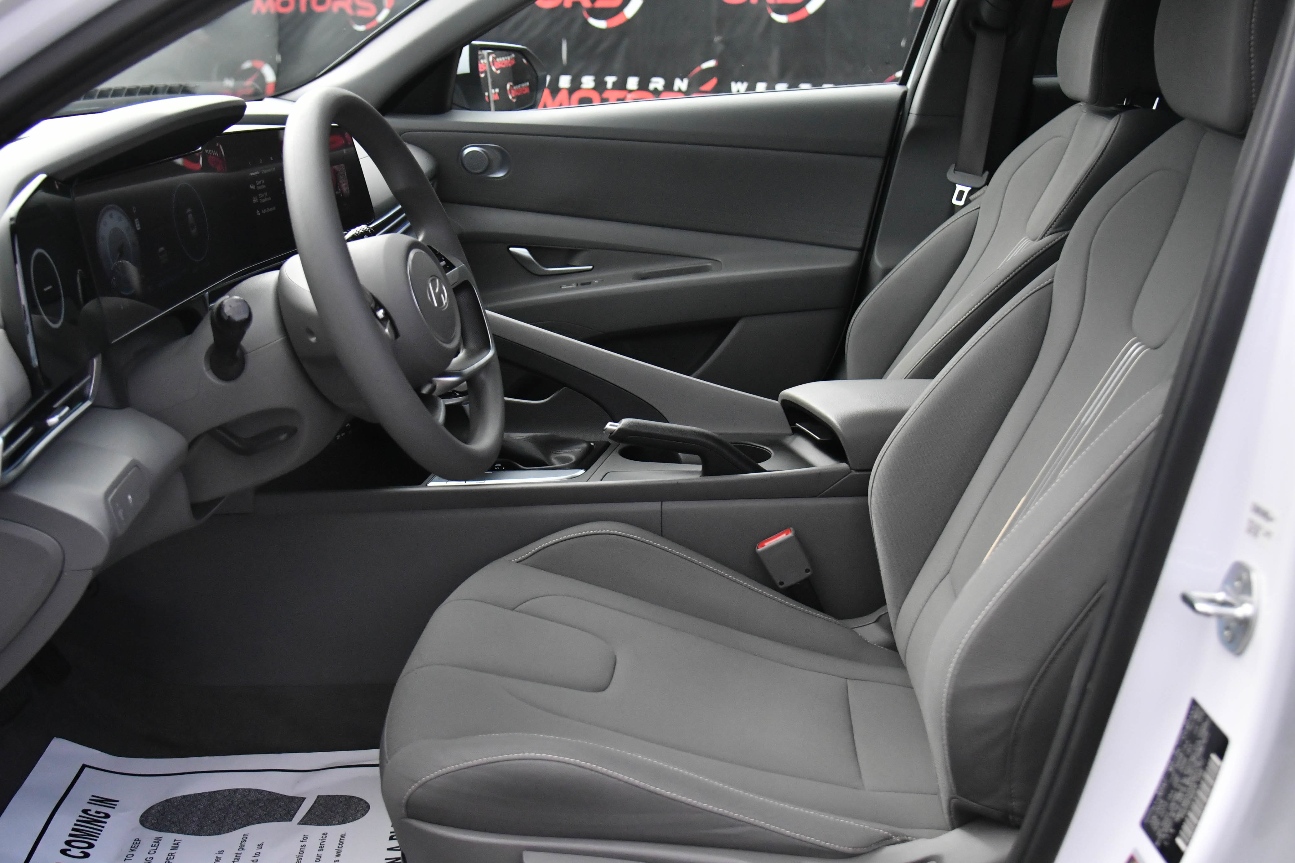 Used 2024 Hyundai Elantra SEL image 16
