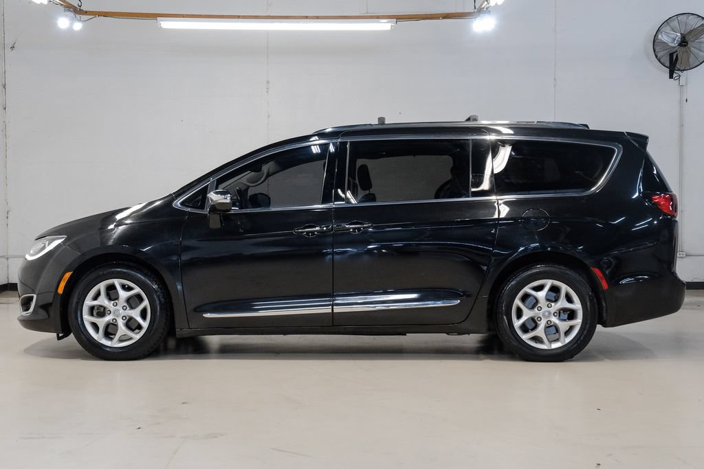 Used 2020 Chrysler Pacifica Limited FWD image 18