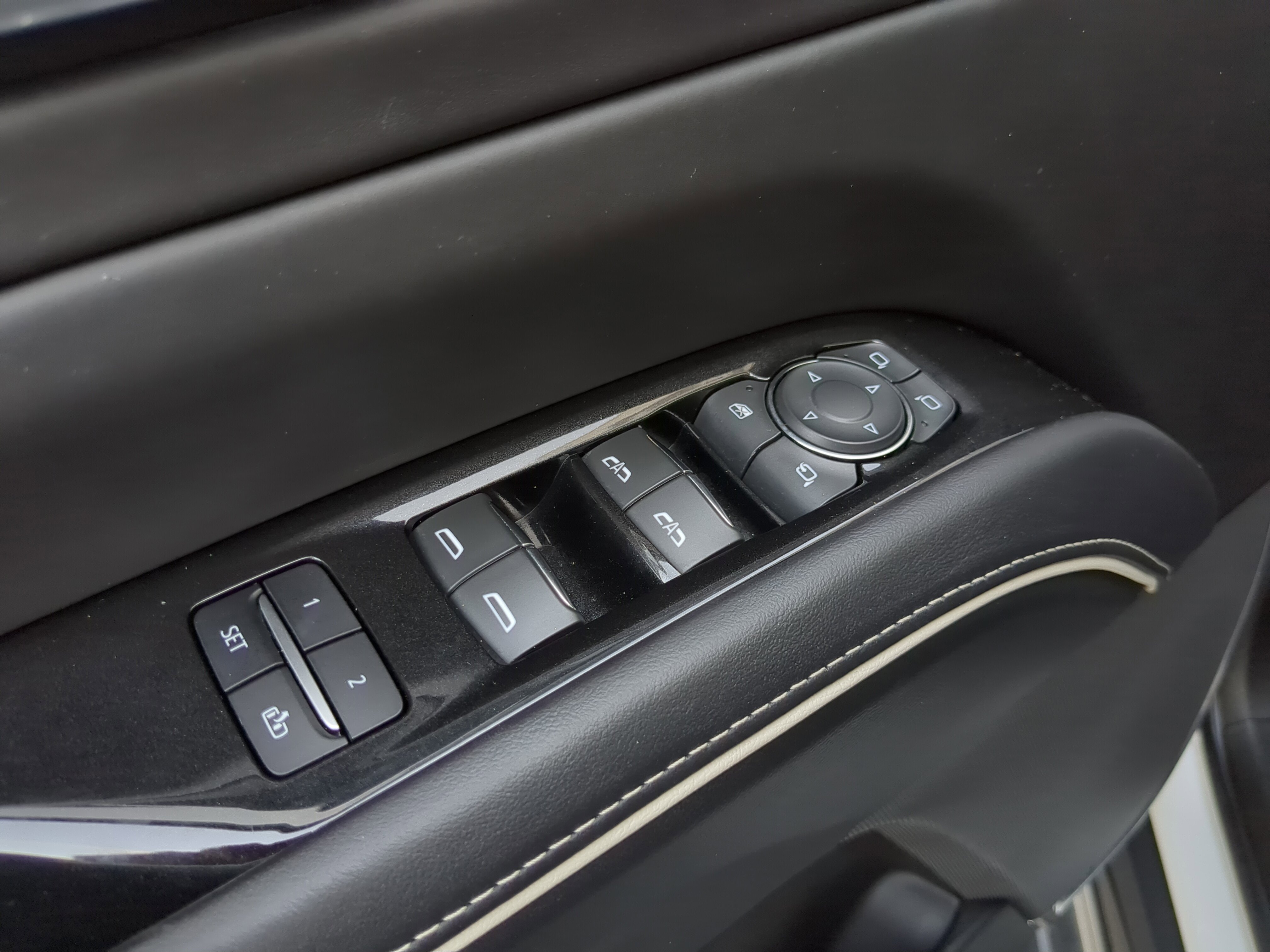 Used 2022 Cadillac Escalade Sport Platinum image 18