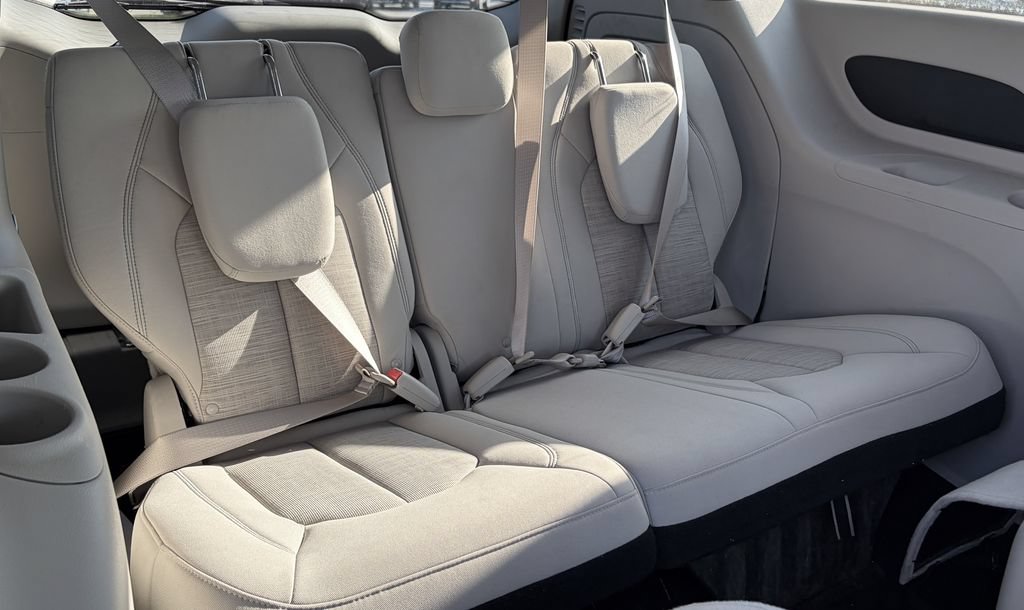 Used 2017 Chrysler Pacifica Touring Plus FWD image 32