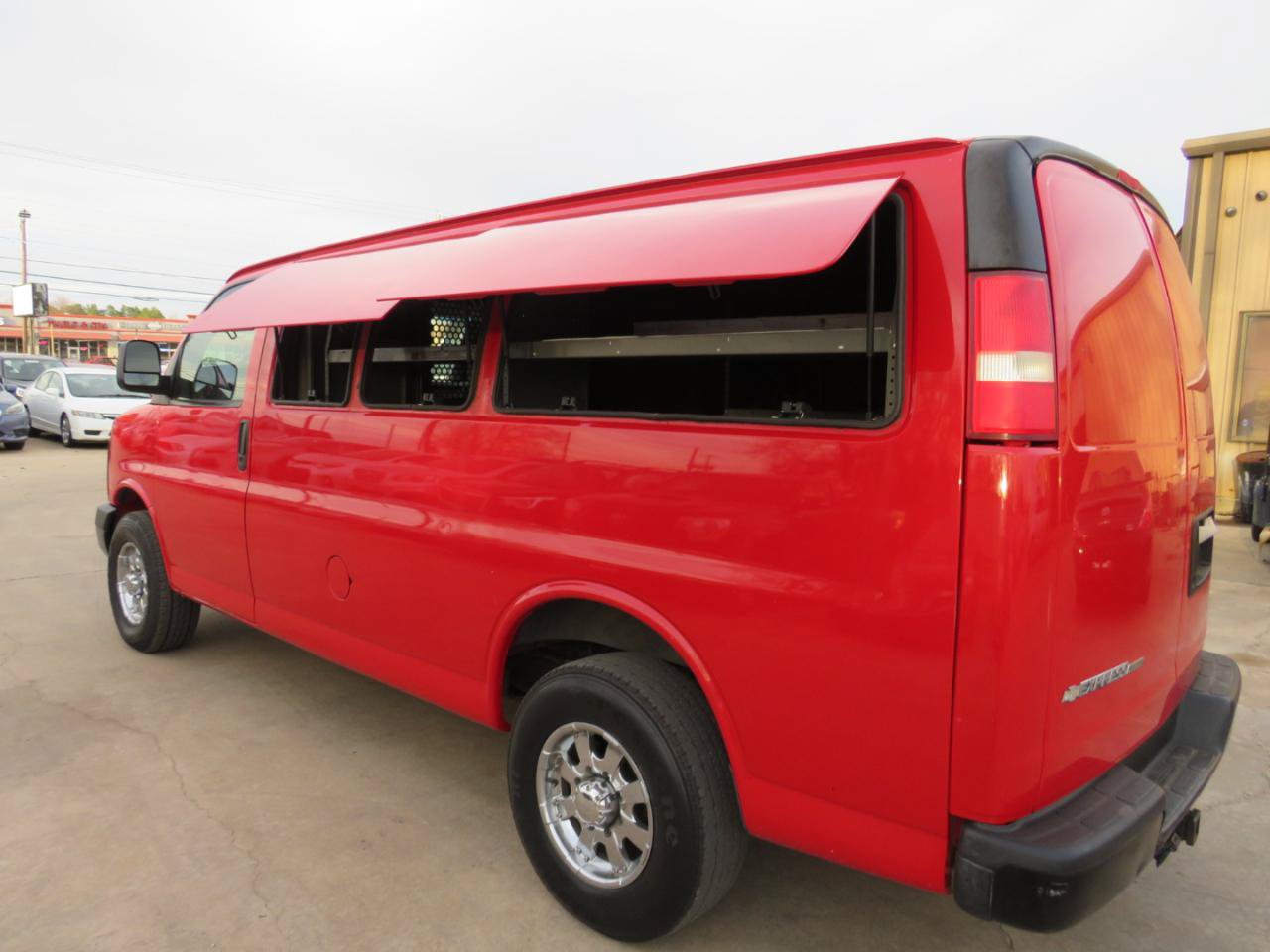 Used 2009 Chevrolet Express 2500 RWD image 28