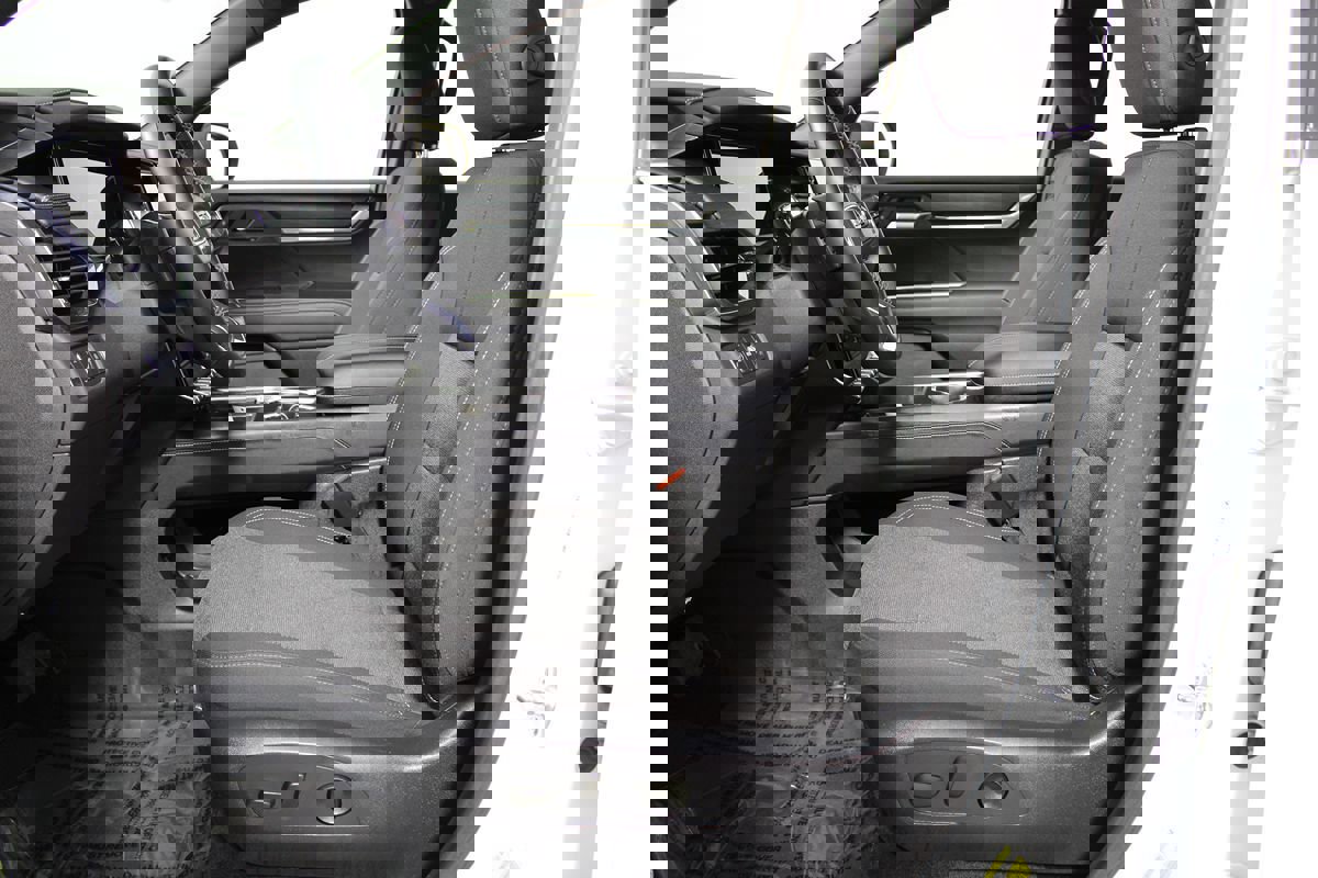 Used 2025 GMC Acadia Elevation image 8