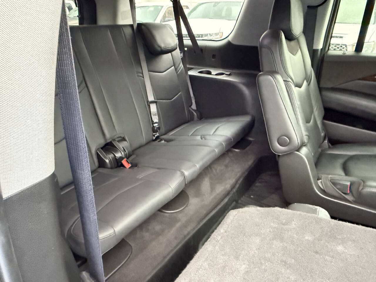 Used 2020 Cadillac Escalade ESV Luxury RWD image 17