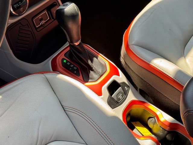 Used 2017 Jeep Renegade Limited image 17