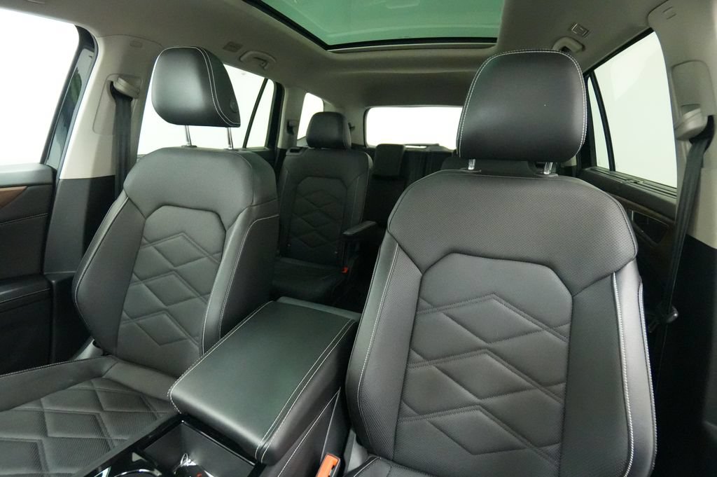 Used 2024 Volkswagen Atlas SE AWD/4WD image 12