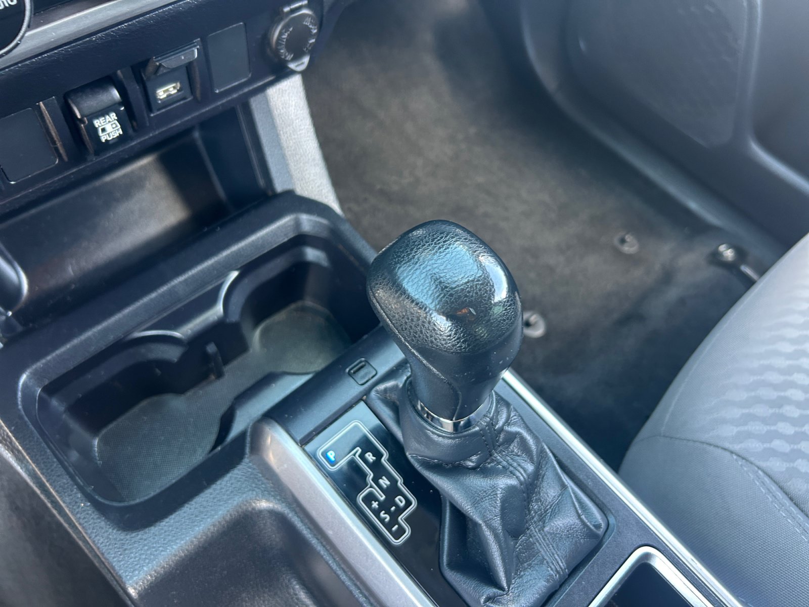 Used 2022 Toyota Tacoma SR5 RWD image 15