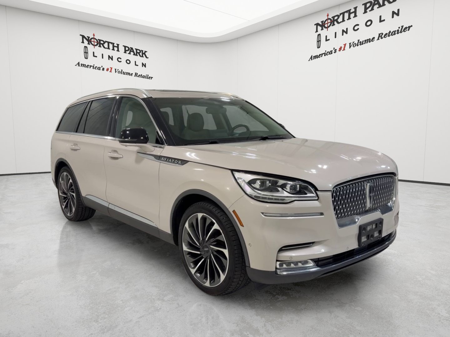 Used 2020 Lincoln Aviator Reserve w/ Equipment Group 202A AWD/4WD image 7