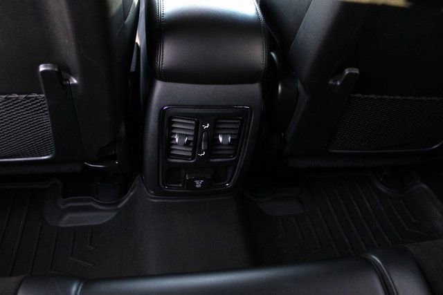Used 2019 Jeep Grand Cherokee Altitude image 33