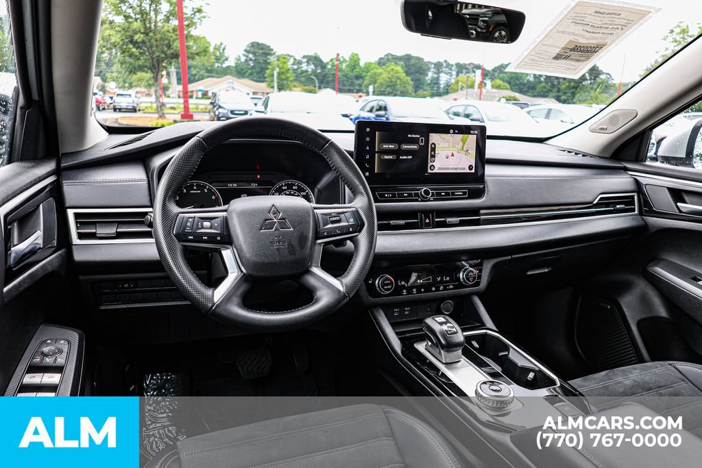 Used 2025 Mitsubishi Outlander SE FWD image 30
