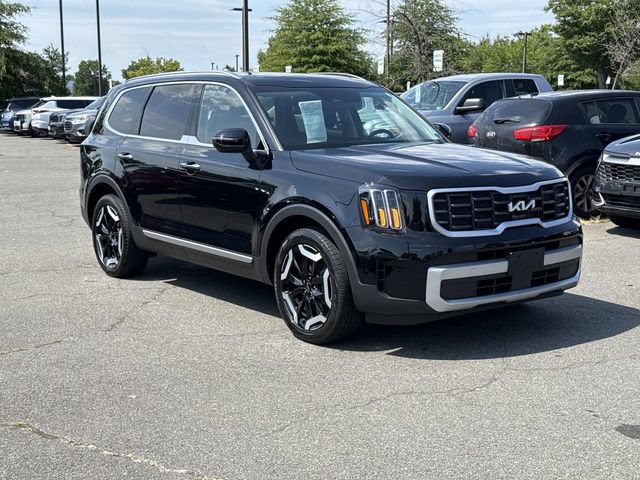 Used 2024 Kia Telluride S w/ S Sunroof Package