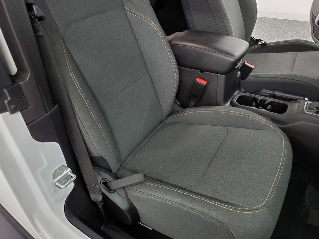 Used 2025 Jeep Wrangler Sport AWD/4WD image 23