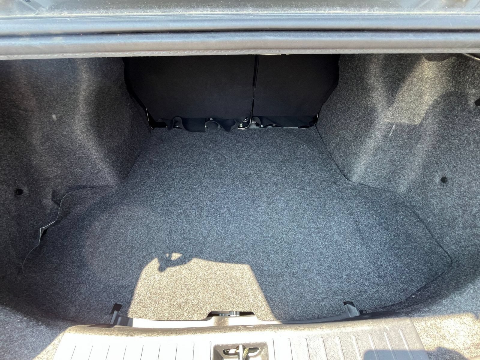 Used 2025 Nissan Versa SV FWD image 26