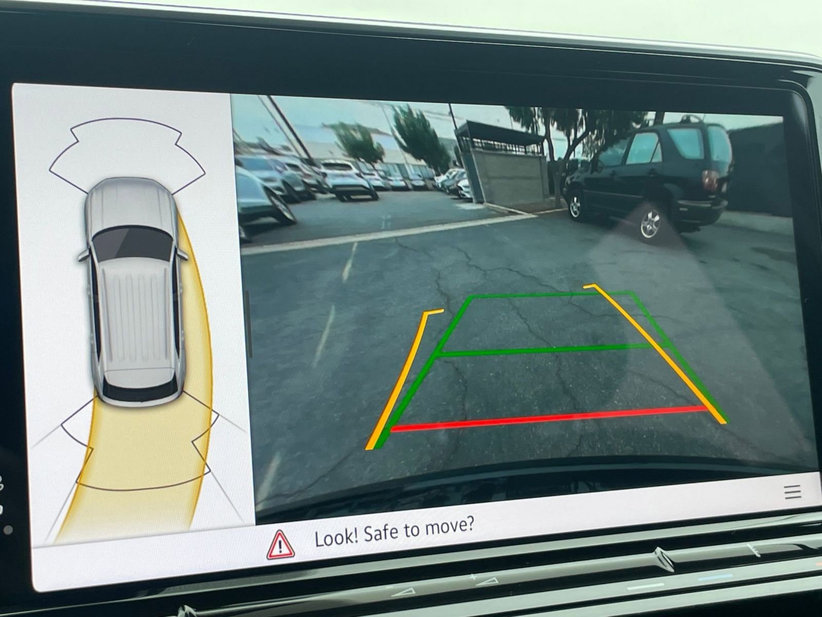 Used 2025 Volkswagen Atlas Cross Sport SE image 17